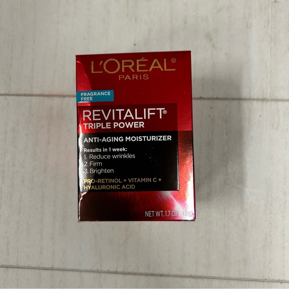 Loreal Paris Revitalift Triple Power‎ Anti Aging Moisturizer Hyaluronic Acid 1.7
